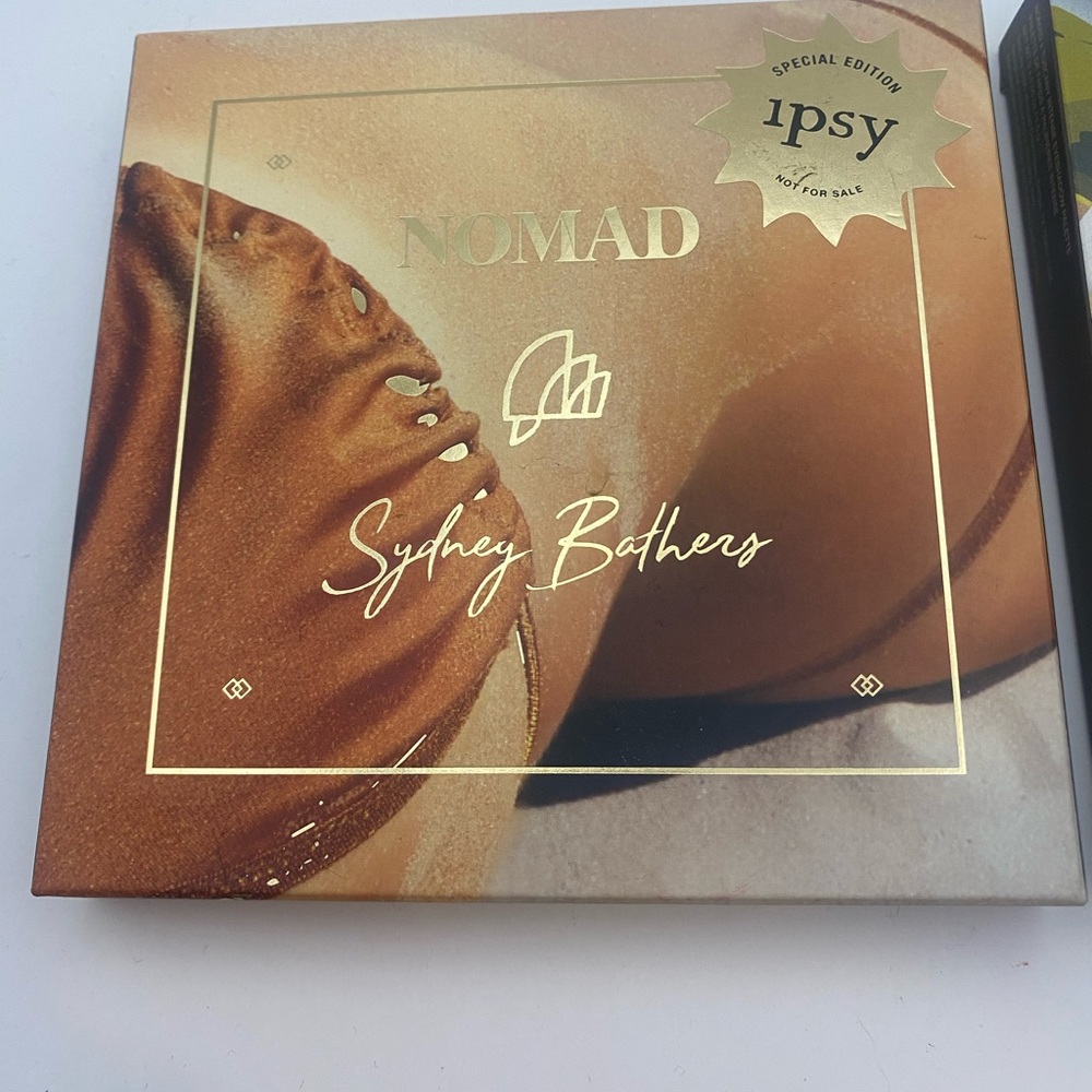 Nomad Cosmetics (1) Eyeshadow and (1) Bronzer Palette Set - Picture 2 of 8